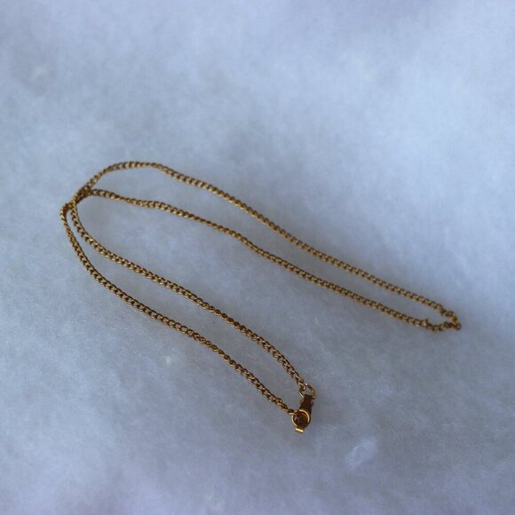 15" Gold toned metal linked chain necklace, used, great condition - Picture 1 of 7